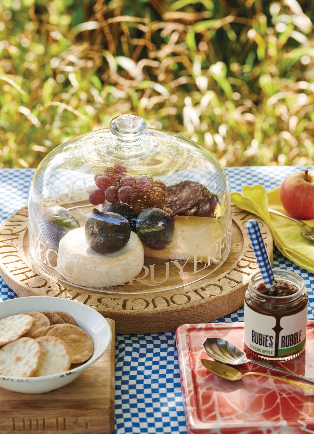 Black Toast Round Wooden Cheese Board