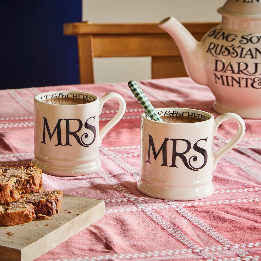 Black Toast 'Mrs & Mrs' Set of 2 1/2 Pint Mugs Boxed